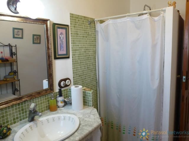 7 bedroom Villa for sale in Castelló de Rugat with garage - € 299,000 (Ref: 8680014)