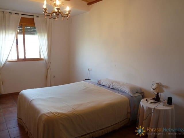 7 bedroom Villa for sale in Castelló de Rugat with garage - € 299,000 (Ref: 8680014)