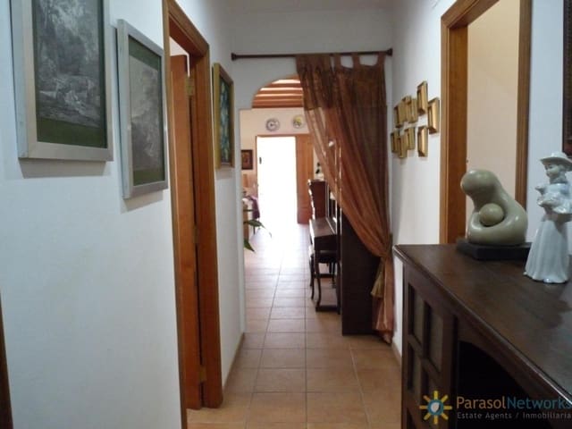 7 bedroom Villa for sale in Castelló de Rugat with garage - € 299,000 (Ref: 8680014)