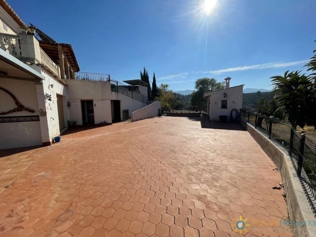 7 bedroom Villa for sale in Castelló de Rugat with garage - € 299,000 (Ref: 8680014)