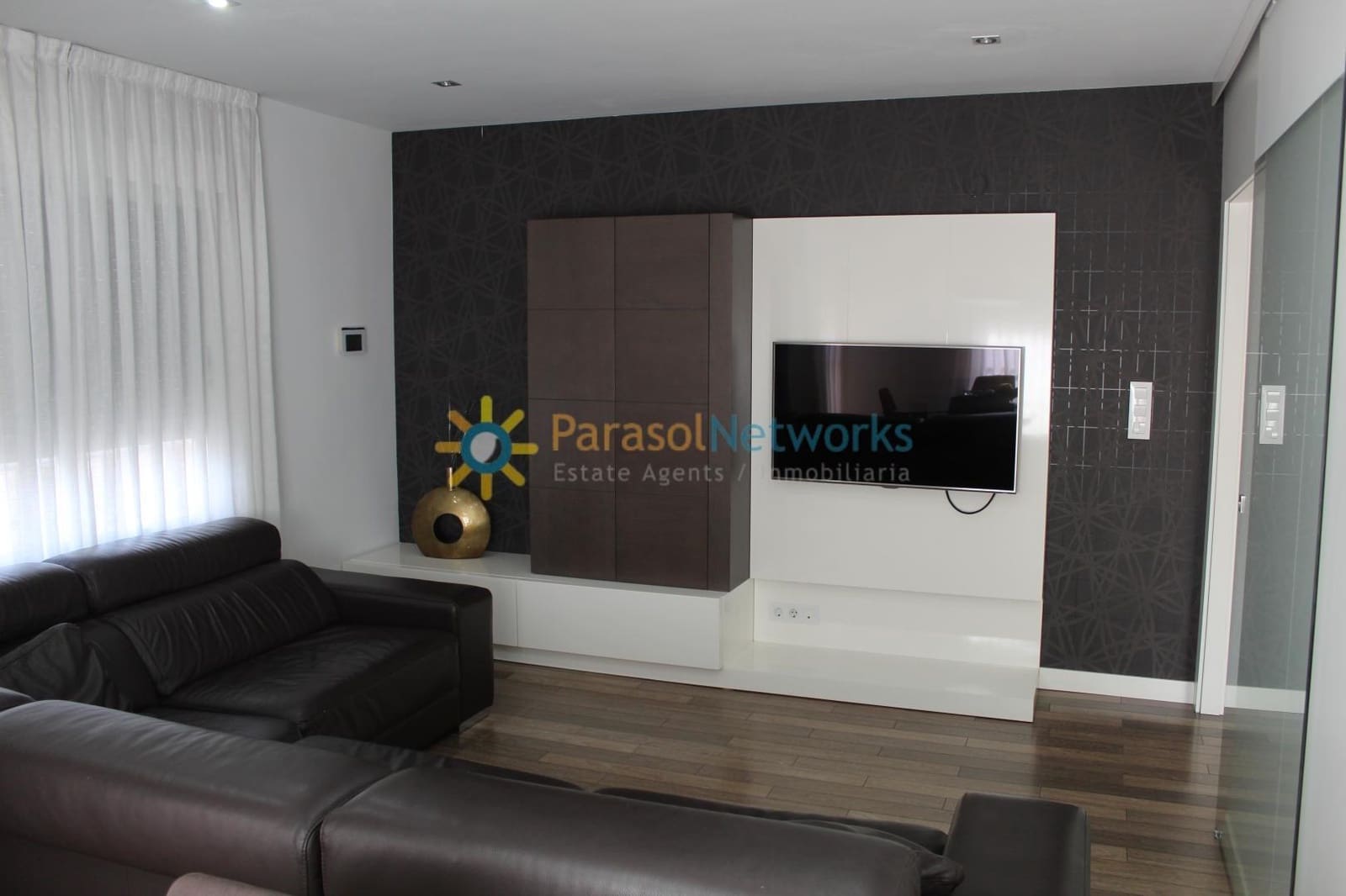 2 soveværelse Lejlighed til leje i Oliva - € 750 (Ref: 8727997)