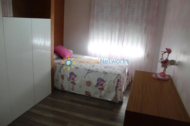 2 makuuhuone Asunto vuokrattavana paikassa Oliva - 750 € (Ref: 8727997)