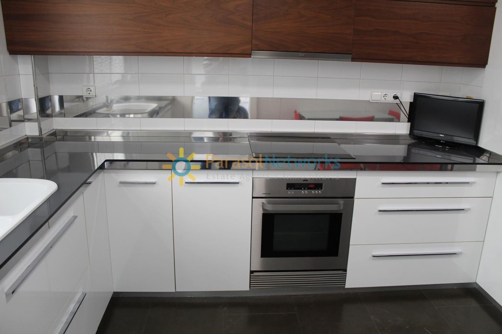 2 soveværelse Lejlighed til leje i Oliva - € 750 (Ref: 8727997)