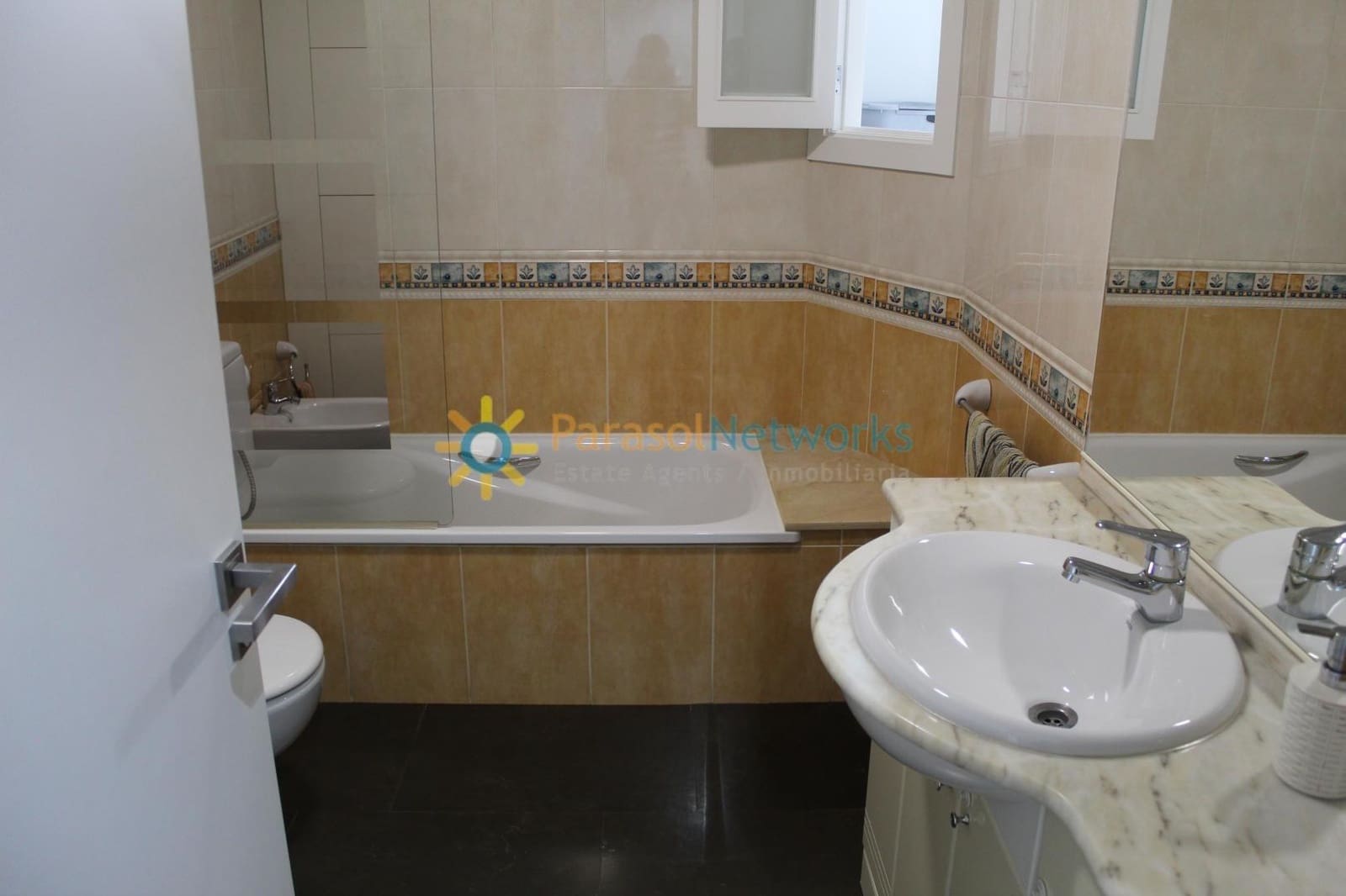 2 soveværelse Lejlighed til leje i Oliva - € 750 (Ref: 8727997)