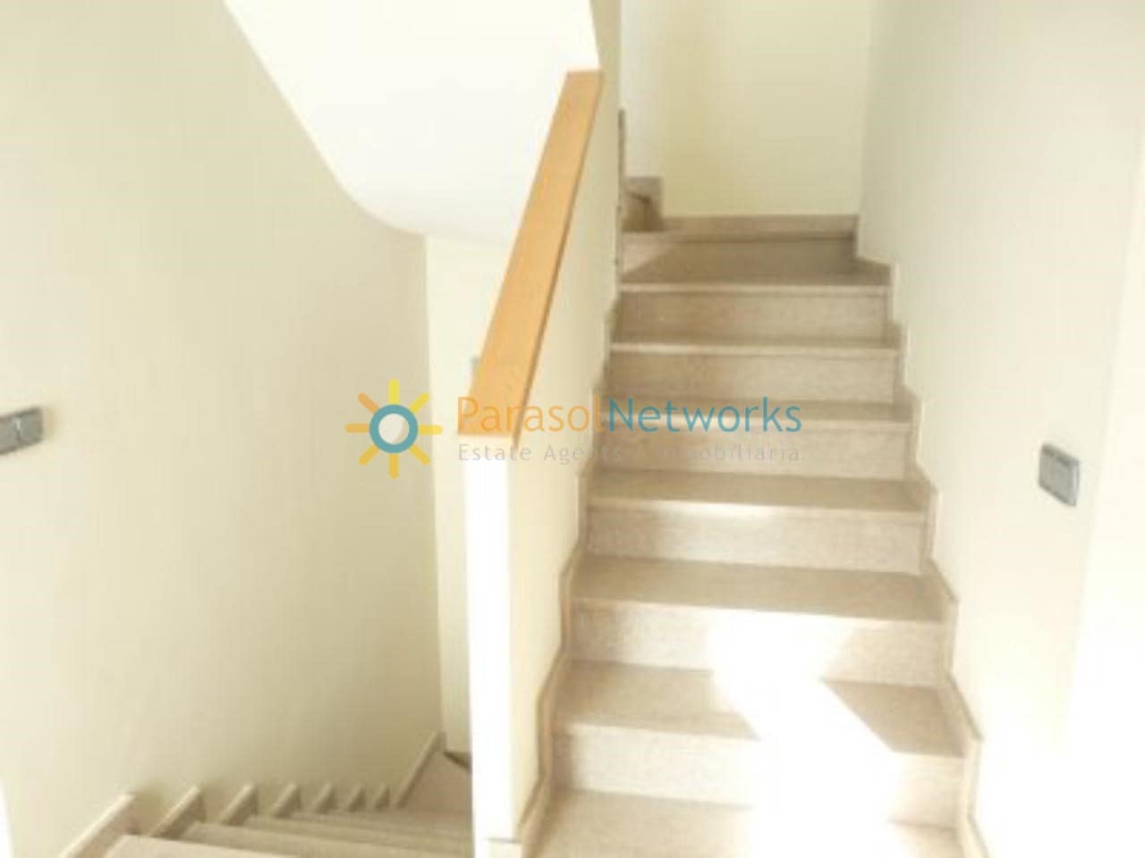 4 bedroom Villa for rent in Barx with pool garage - € 950 (Ref: 9019108)