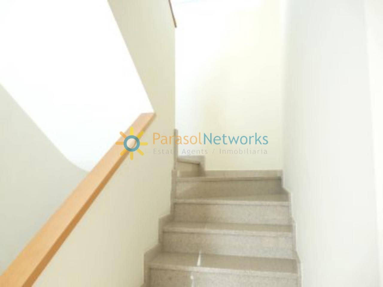 4 bedroom Villa for rent in Barx with pool garage - € 950 (Ref: 9019108)