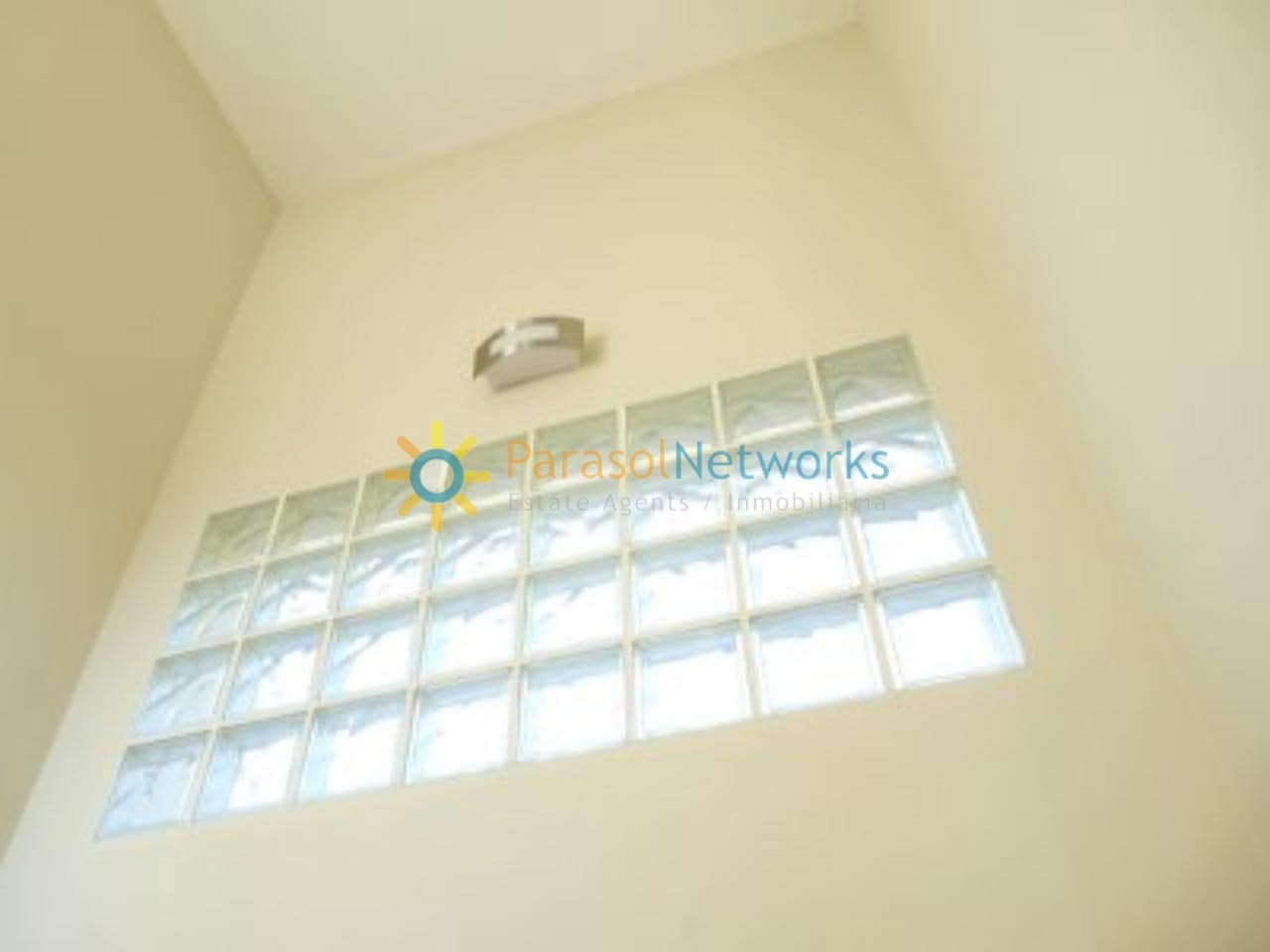 4 bedroom Villa for rent in Barx with pool garage - € 950 (Ref: 9019108)