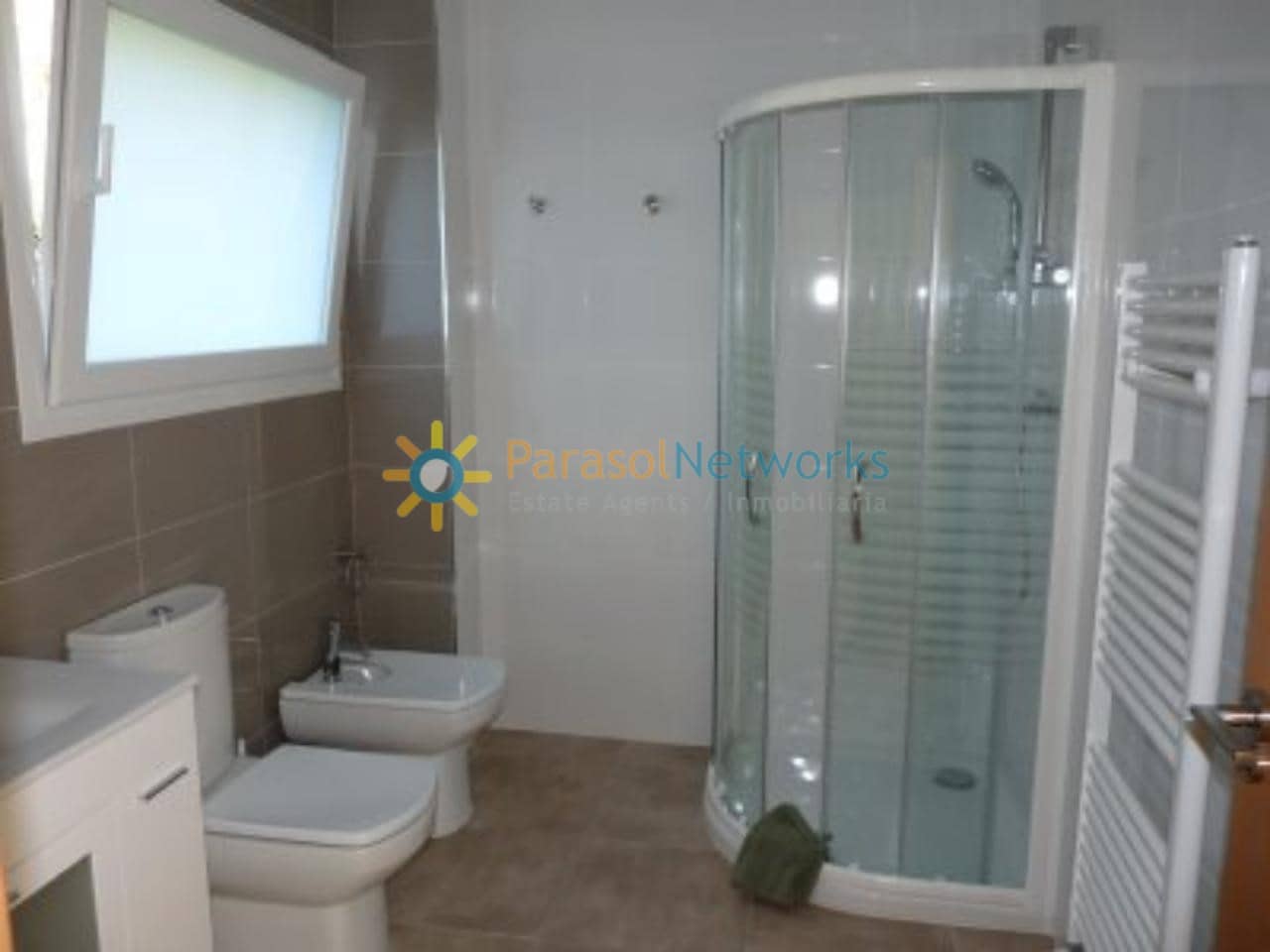 4 bedroom Villa for rent in Barx with pool garage - € 950 (Ref: 9019108)