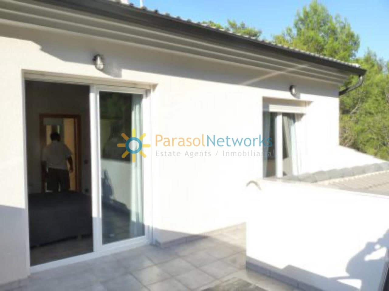 4 bedroom Villa for rent in Barx with pool garage - € 950 (Ref: 9019108)