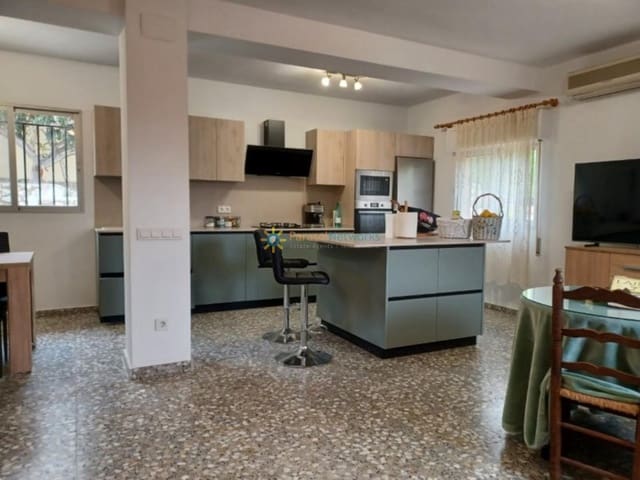 3 soveværelse Villa til salg i Ontinyent med swimmingpool garage - € 215.000 (Ref: 9067015)