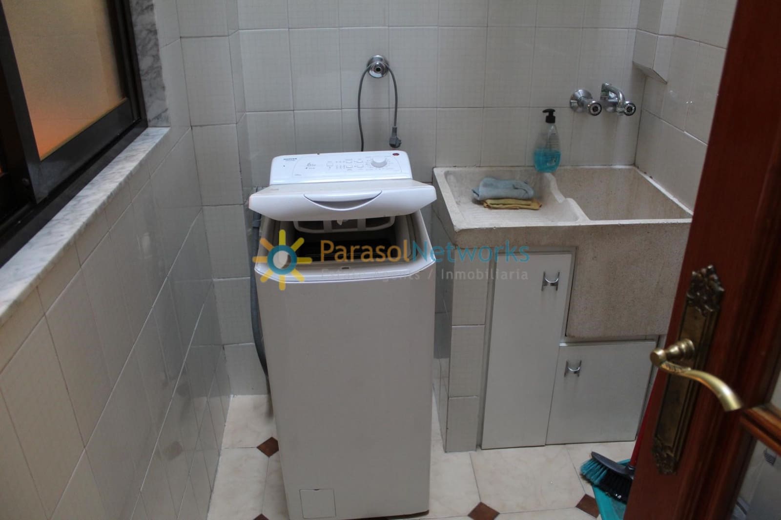 3 soverom Leilighet til leie i Oliva - € 700 (Ref: 9074598)