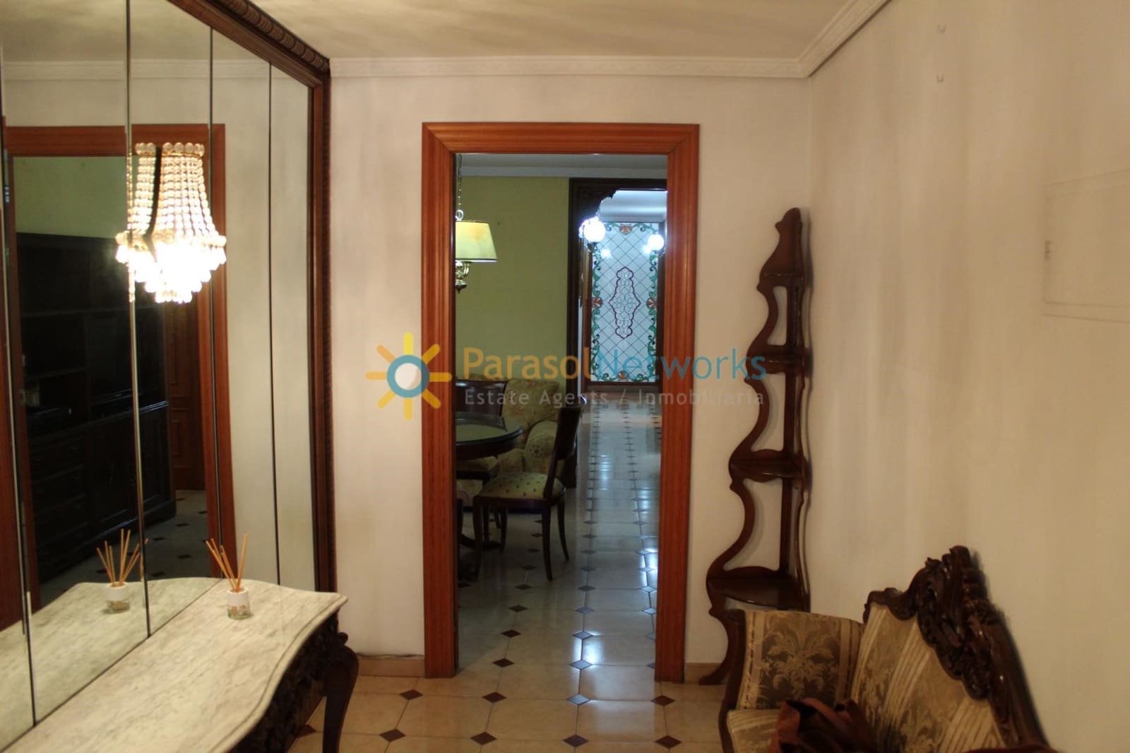 3 soverom Leilighet til leie i Oliva - € 700 (Ref: 9074598)