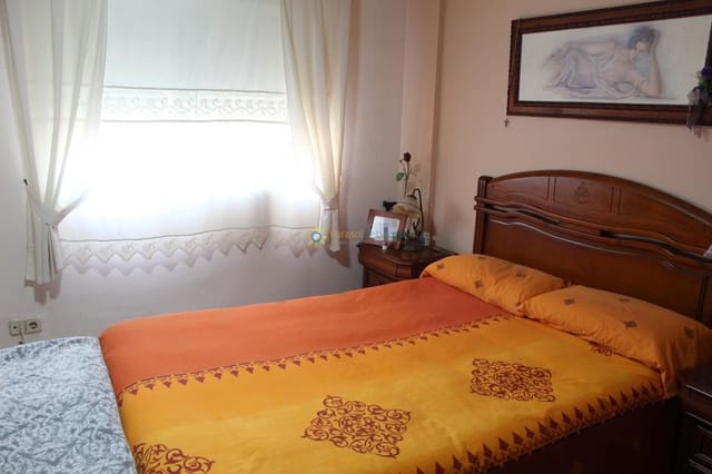 5 soveværelse Rækkehus til salg i Piles med garage - € 170.000 (Ref: 9081943)