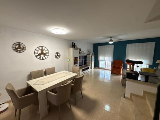 5 bedroom Terraced Villa for sale in Piles with garage - € 195,000 (Ref: 9081943)