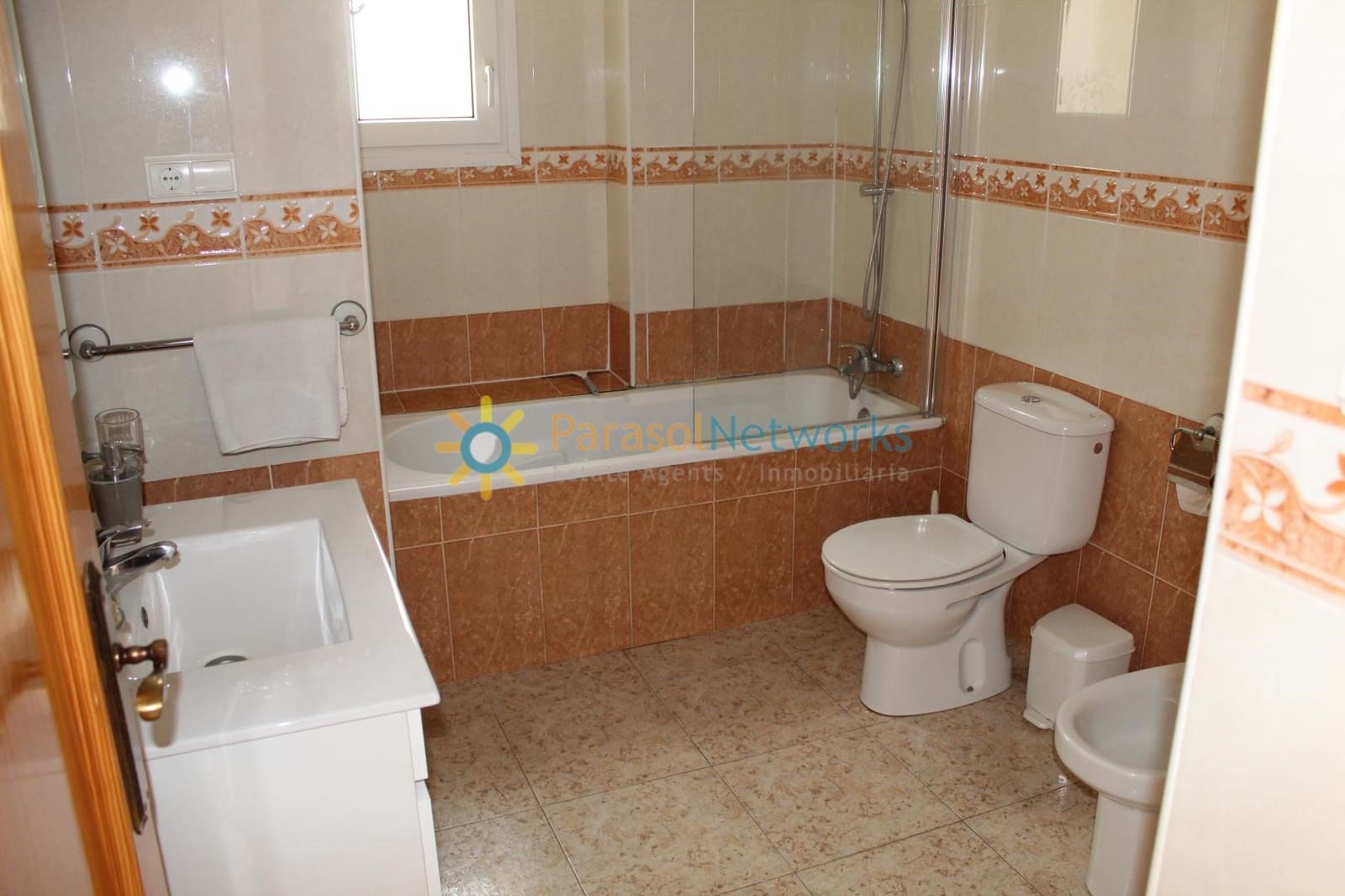 3 Zimmer Apartment zu vermieten in Denia mit Pool Garage - 700 € (Ref: 9146486)