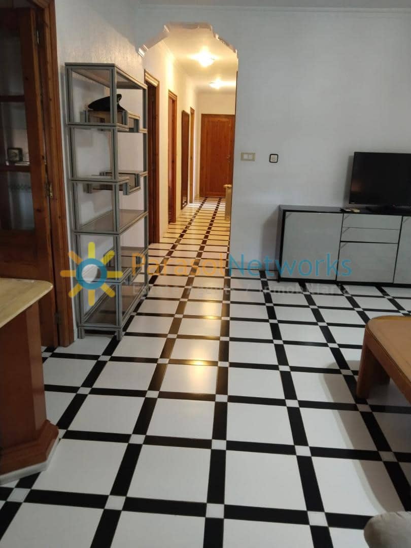 4 bedroom Villa for rent in Oliva with pool garage - € 1,600 (Ref: 9146572)