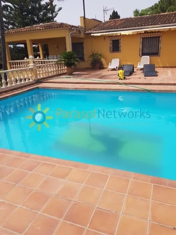4 bedroom Villa for rent in Oliva with pool garage - € 1,600 (Ref: 9146572)