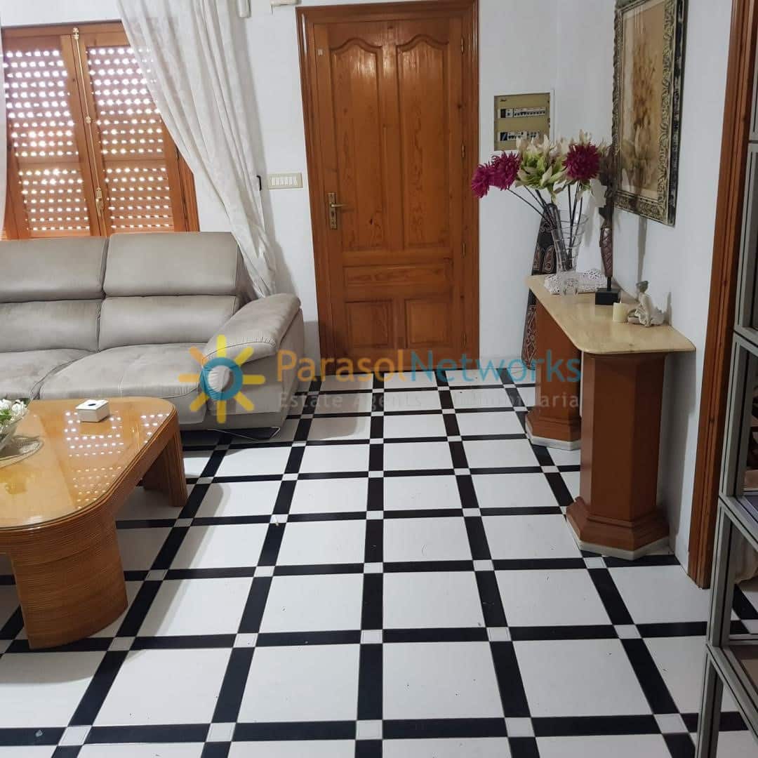 4 bedroom Villa for rent in Oliva with pool garage - € 1,600 (Ref: 9146572)