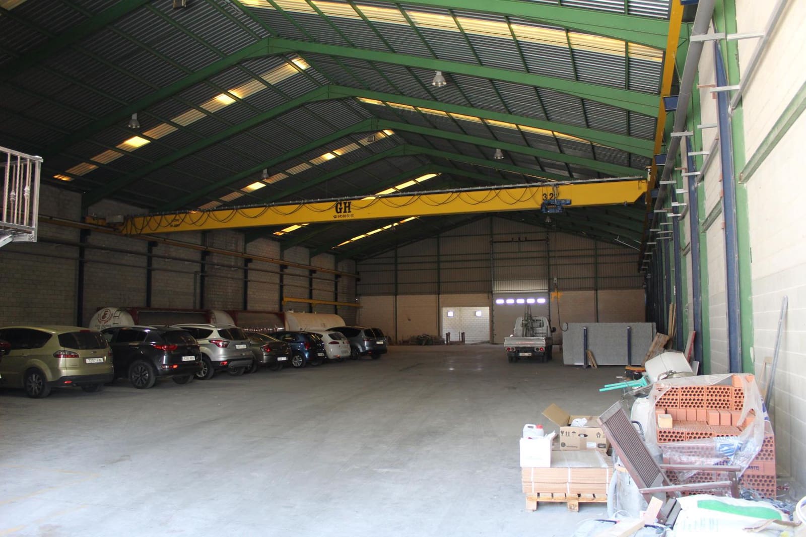 1 soveværelse Virksomhed til leje i Oliva med garage - € 3.000 (Ref: 9158258)