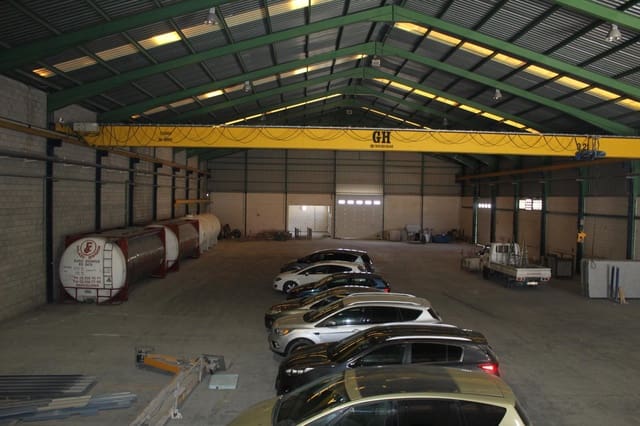 1 sypialnia Biznes do wynajęcia w Oliva z garażem - 3 000 € (Ref: 9158258)