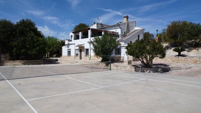 5 soveværelse Villa til salg i L'Olleria med swimmingpool garage - € 330.000 (Ref: 9161440)