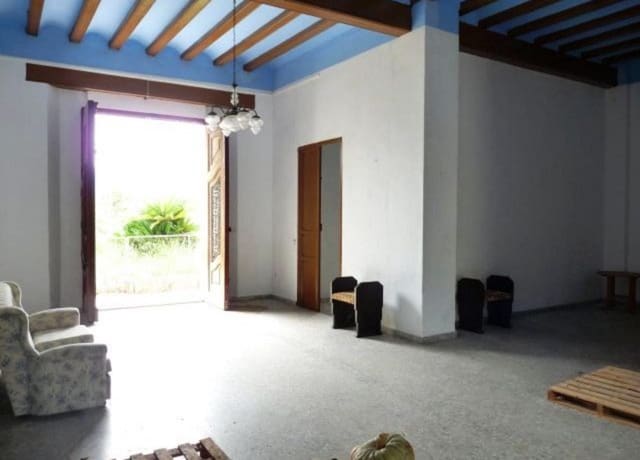 9 soveværelse Villa til salg i Benifairó de la Valldigna med garage - € 550.000 (Ref: 9181913)