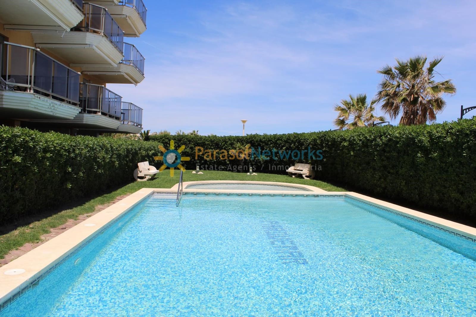 3 soveværelse Lejlighed til leje i Guardamar de la Safor med swimmingpool garage - € 1.200 (Ref: 9196808)