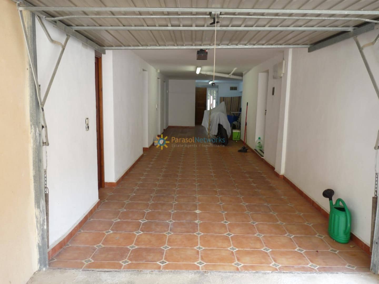 8 soveværelse Villa til salg i Oliva med swimmingpool garage - € 500.000 (Ref: 9200841)