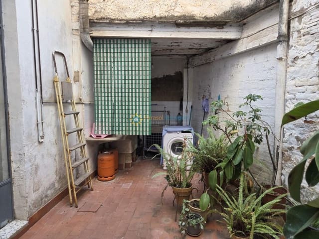 4 bedroom Townhouse for sale in Villalonga - € 100,000 (Ref: 9201981)