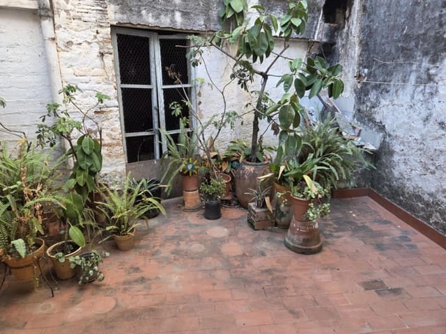 4 bedroom Townhouse for sale in Villalonga - € 100,000 (Ref: 9201981)