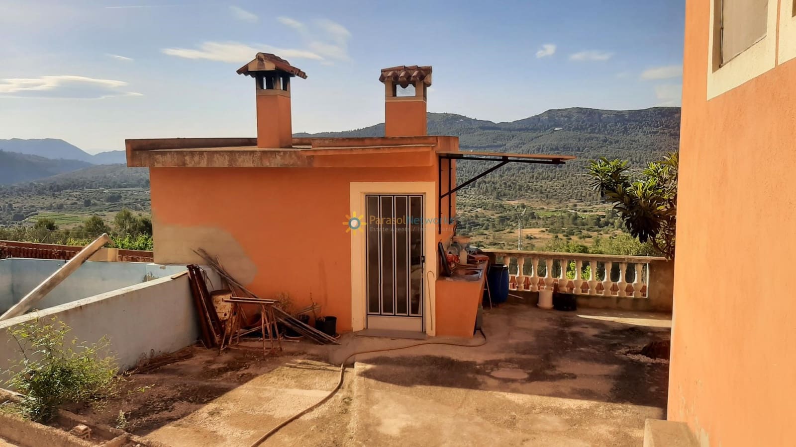 6 soverom Villa til salgs i Beniganim med svømmebasseng garasje - € 300 000 (Ref: 9203506)