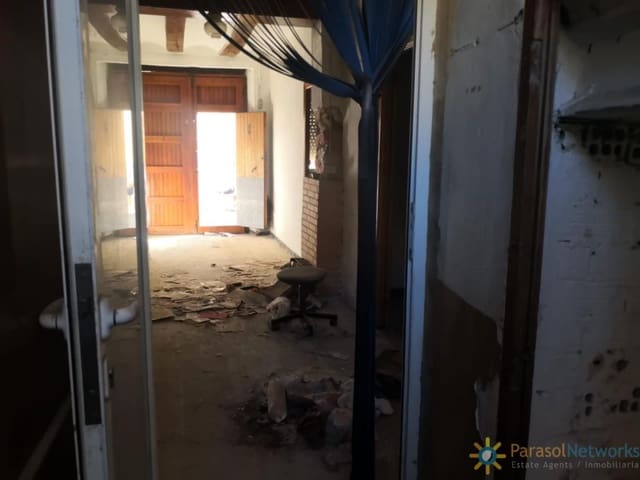 5 chambre Maison de Ville à vendre à Benigánim avec garage - 45 000 € (Ref: 9215861)