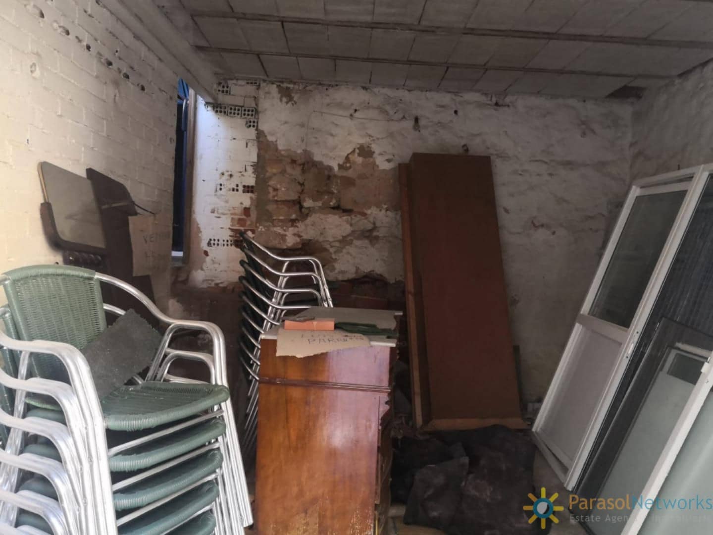 5 soveværelse Byhus til salg i Beniganim med garage - € 45.000 (Ref: 9215861)