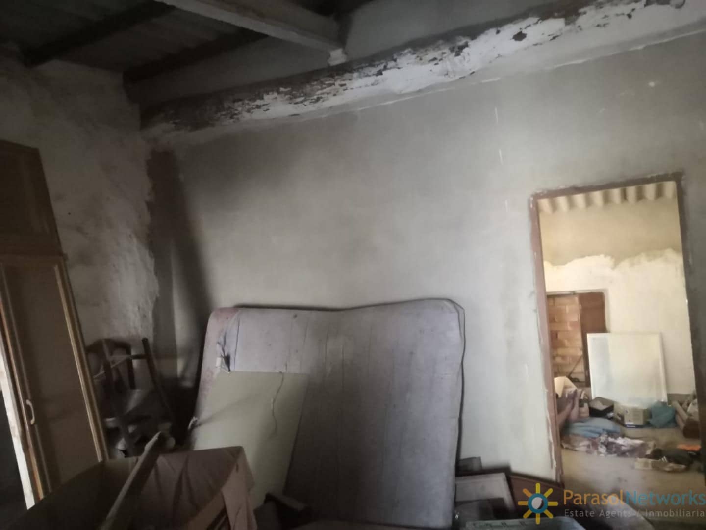 5 soveværelse Byhus til salg i Beniganim med garage - € 45.000 (Ref: 9215861)