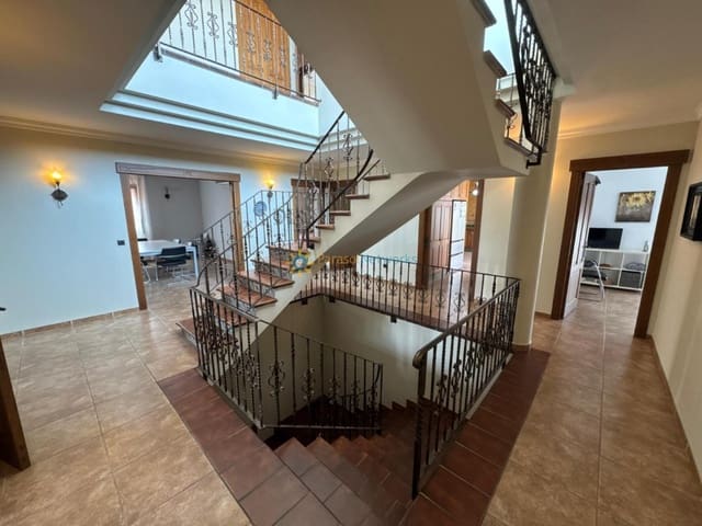 7 soverom Villa til salgs i Piles med svømmebasseng garasje - € 520 000 (Ref: 9231906)