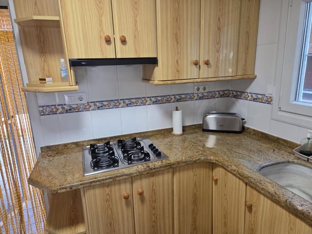 3 bedroom Villa for rent in El Puerto, Dénia - € 1,400 (Ref: 9235684)