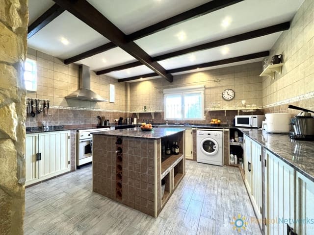 6 chambre Villa/Maison à vendre à L'Olleria avec piscine garage - 495 000 € (Ref: 9262017)