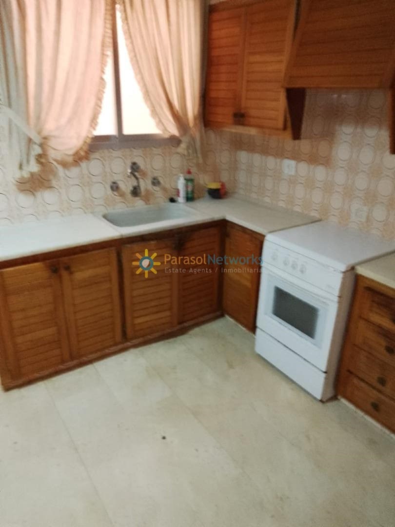 4 bedroom Townhouse for sale in Simat de la Valldigna with garage - € 199,000 (Ref: 9263812)