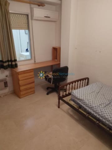 4 bedroom Townhouse for sale in Simat de la Valldigna with garage - € 199,000 (Ref: 9263812)