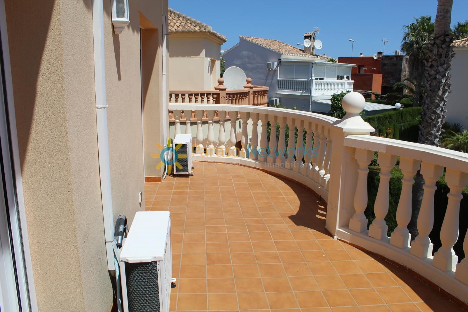 2 bedroom Villa for rent in Oliva with pool - € 900 (Ref: 9273042)