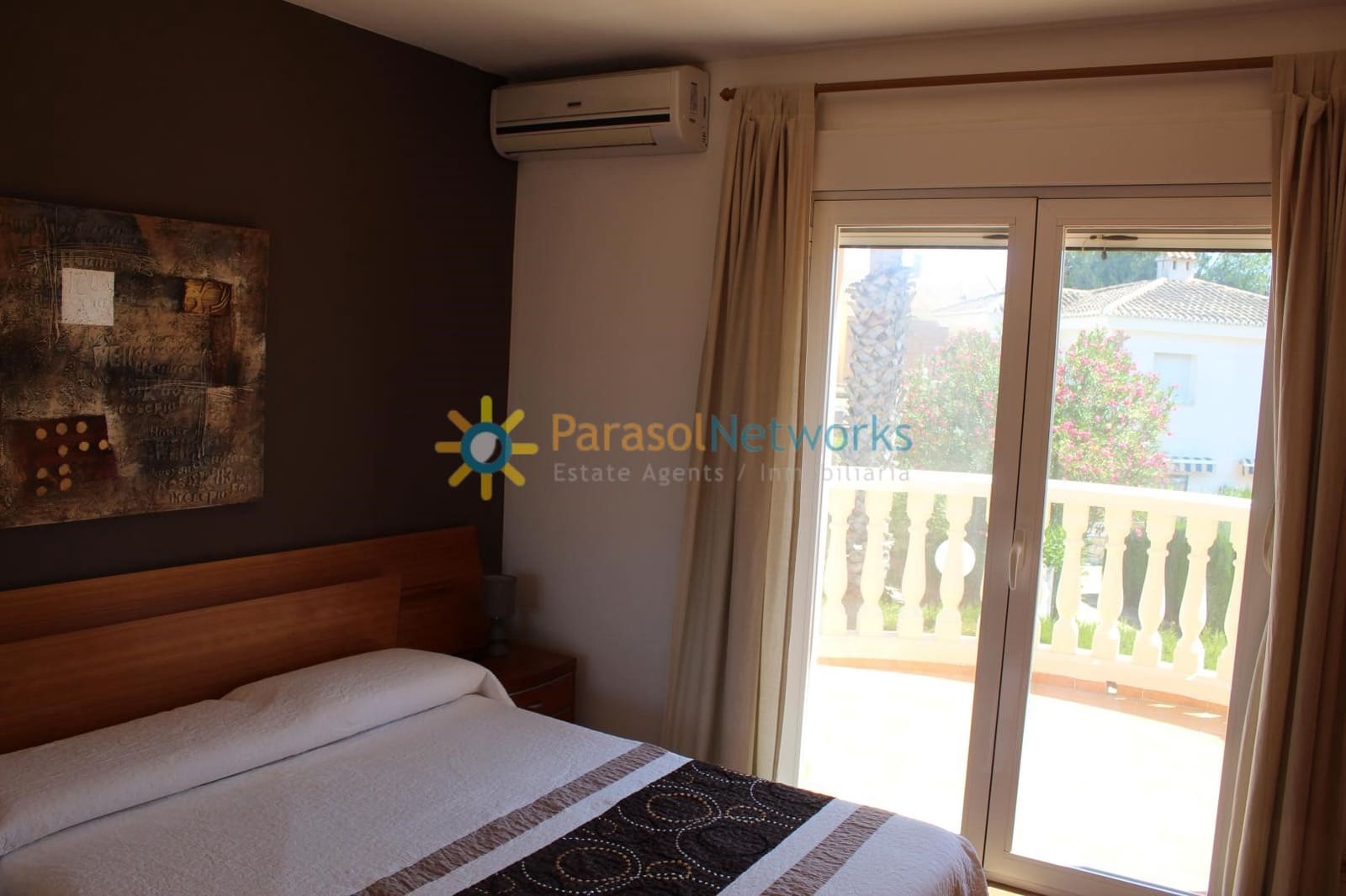 2 bedroom Villa for rent in Oliva with pool - € 900 (Ref: 9273042)