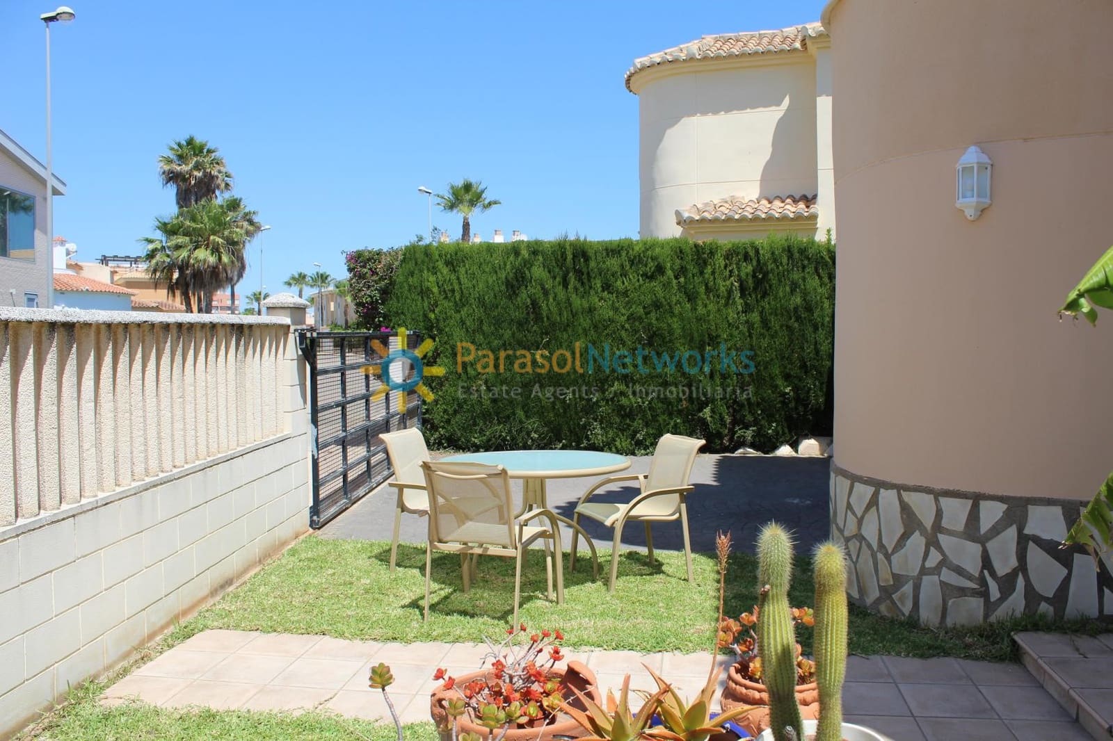 2 bedroom Villa for rent in Oliva with pool - € 900 (Ref: 9273042)