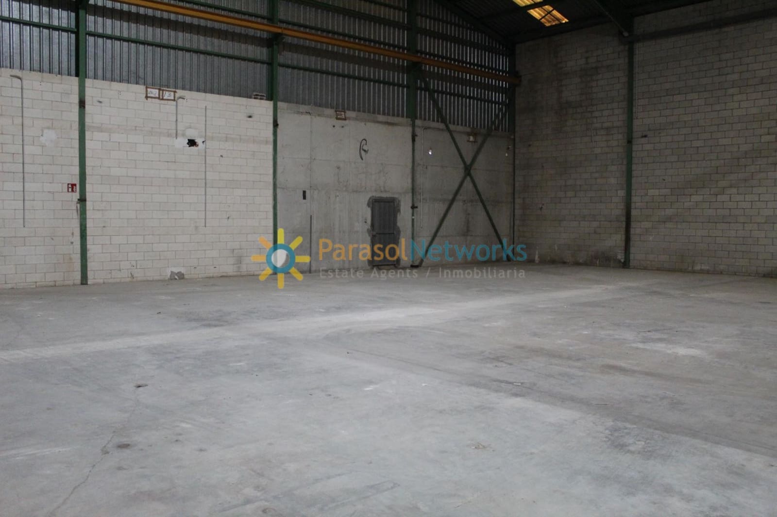 2 bedroom Business for rent in Oliva with garage - € 4,500 (Ref: 9282552)