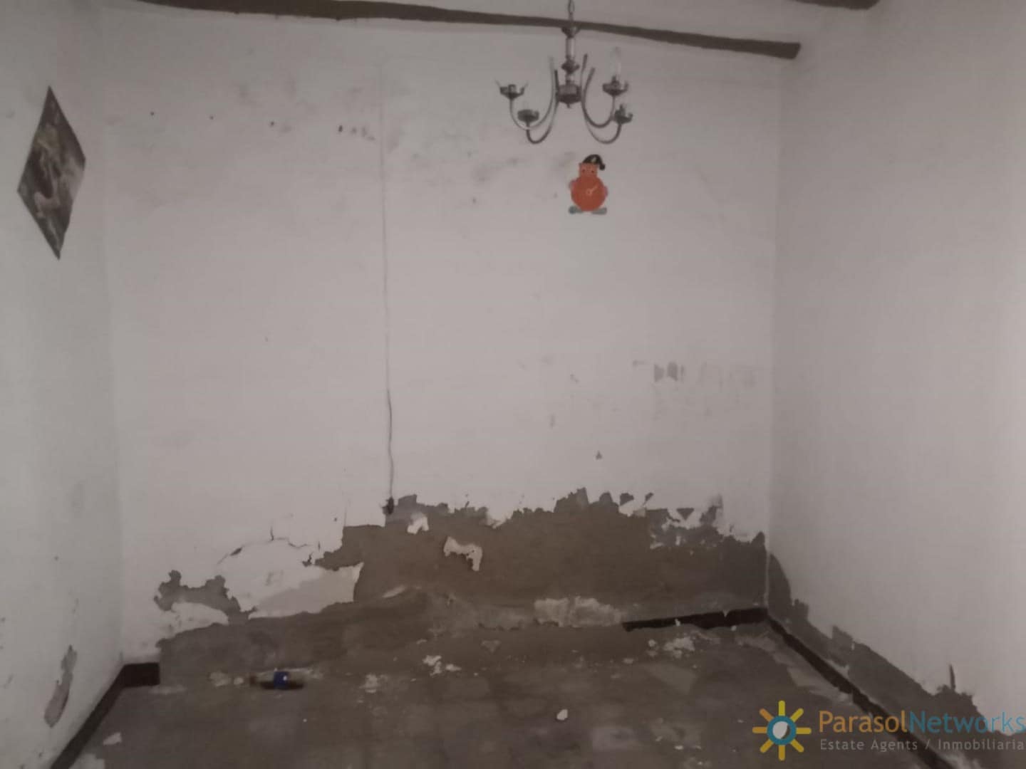 6 bedroom Townhouse for sale in Beniganim - € 45,000 (Ref: 9282934)