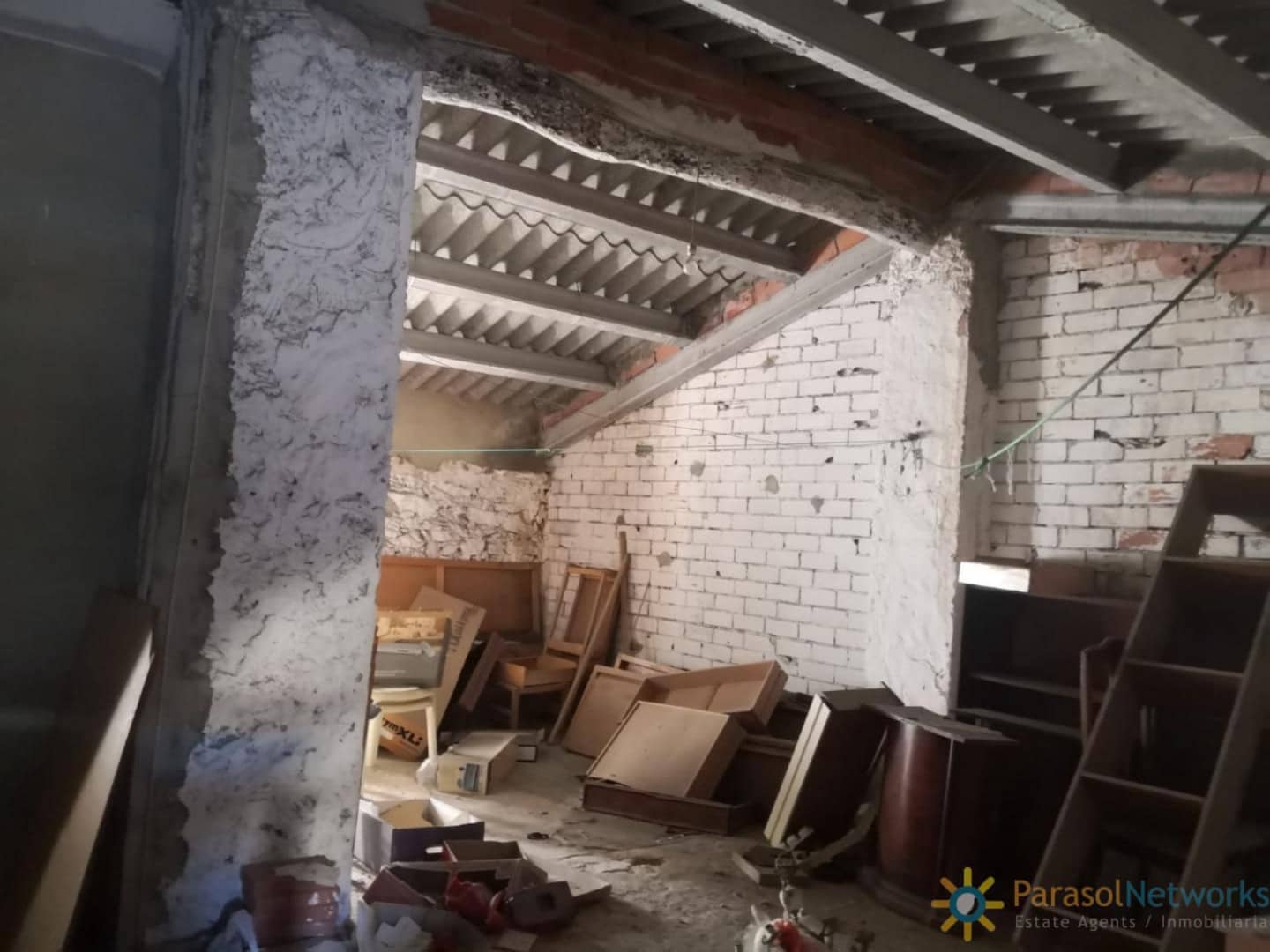 6 bedroom Townhouse for sale in Beniganim - € 45,000 (Ref: 9282934)