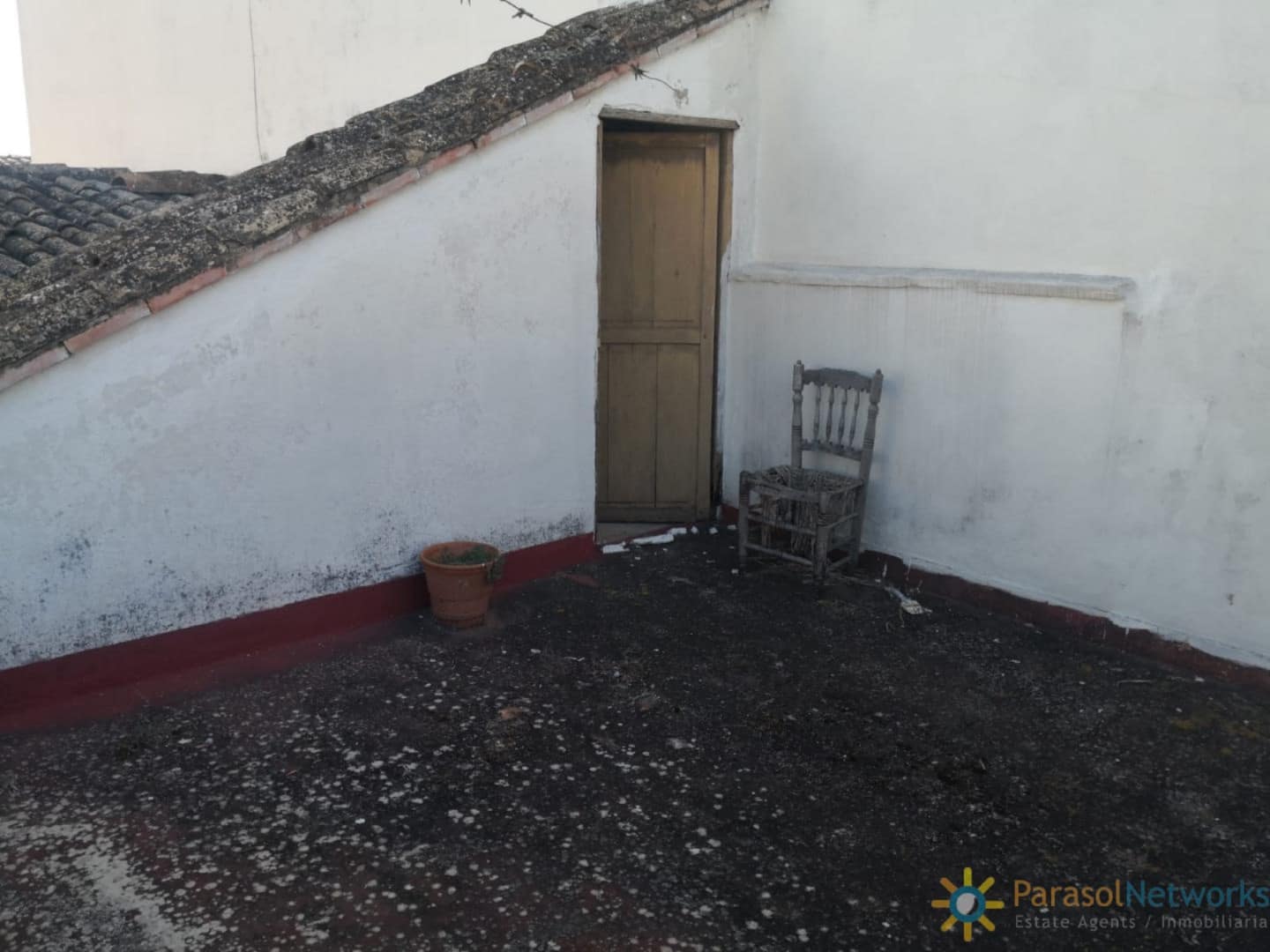 6 bedroom Townhouse for sale in Beniganim - € 45,000 (Ref: 9282934)