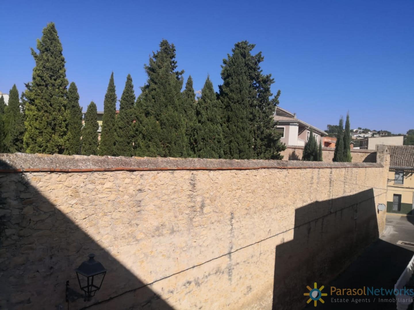 6 bedroom Townhouse for sale in Beniganim - € 45,000 (Ref: 9282934)