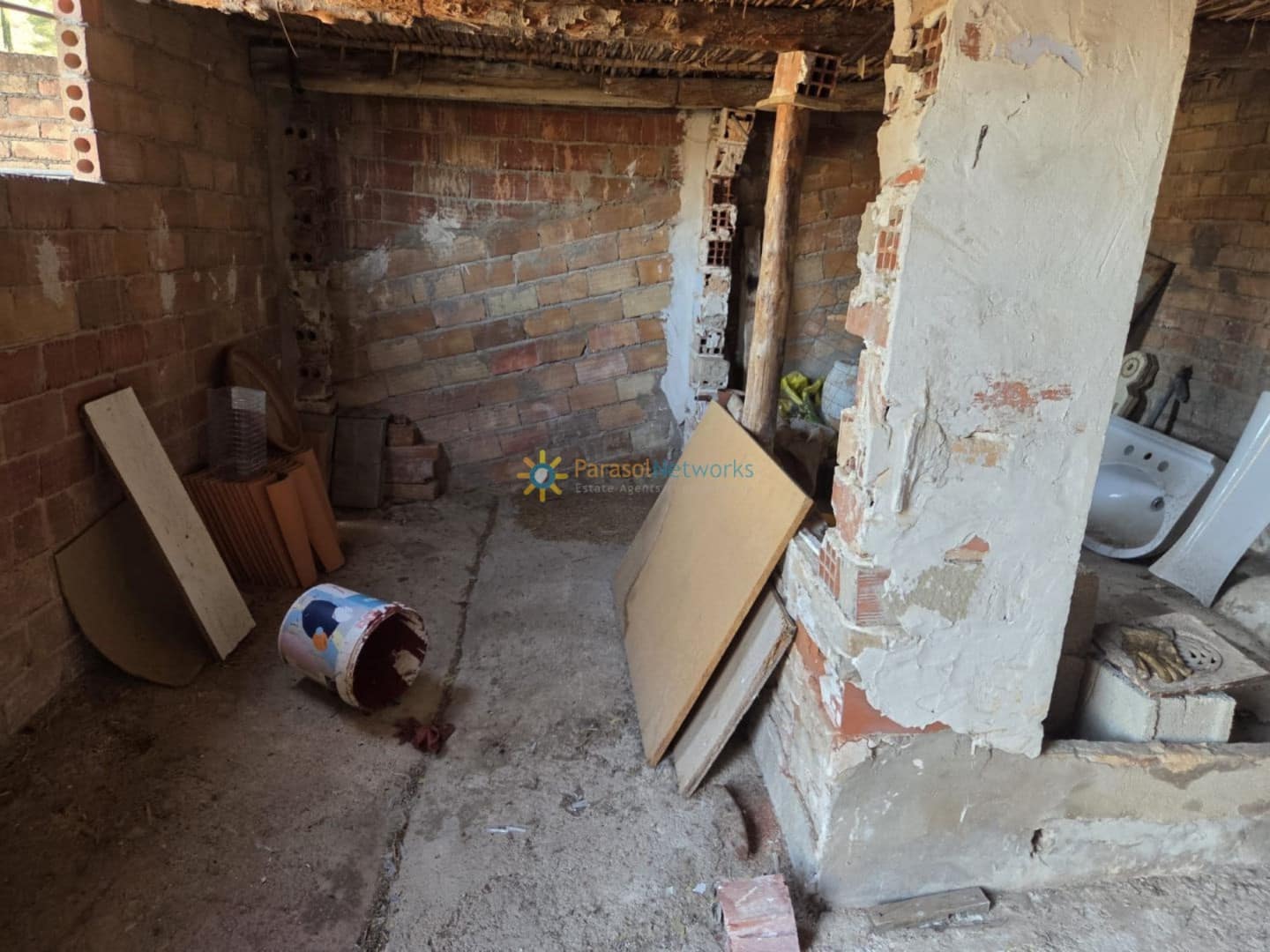 6 slaapkamer Huis te koop in Sumacarcer - € 78.000 (Ref: 9293859)