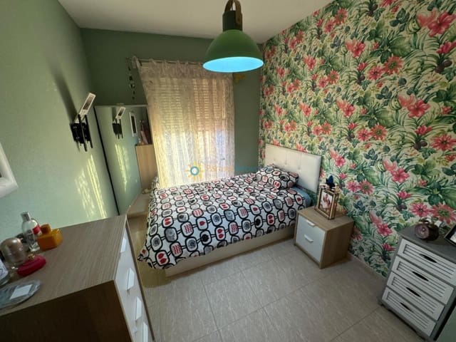 Adosado de 5 habitaciones en Piles en venta con garaje - 195.000 € (Ref: 9293970)