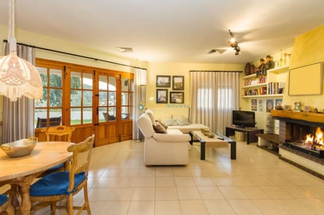 3 bedroom Villa for sale in Real de Gandía with pool garage - € 420,000 (Ref: 9296474)